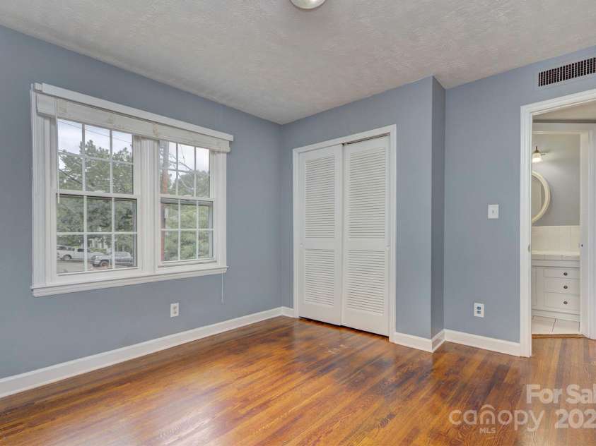 918 Mcalway Road, Charlotte, NC 28211.  MLS# CAR4290818, YatesRealty ID 2251. 