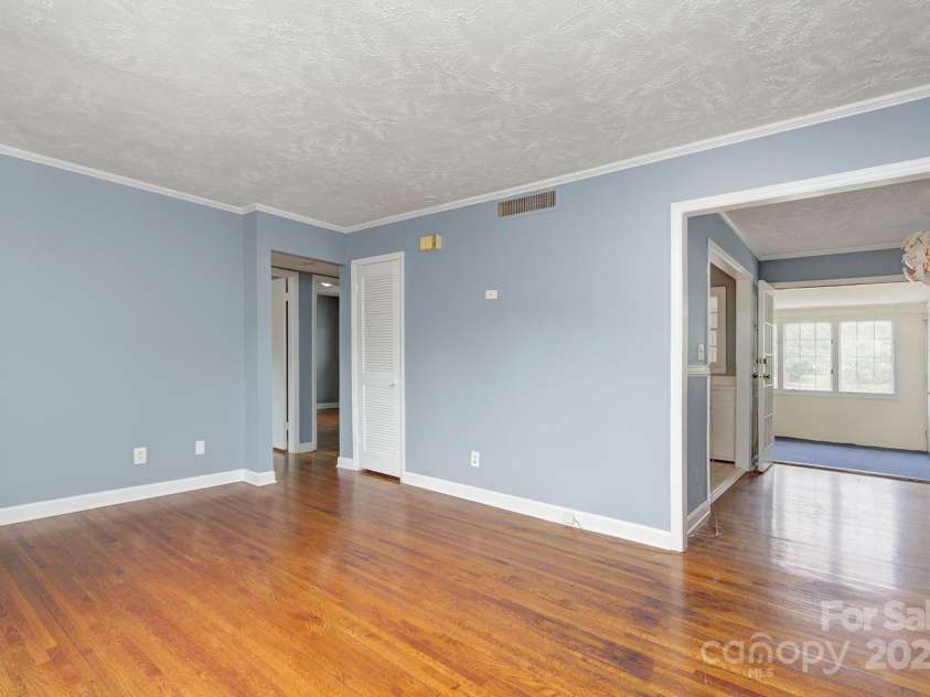 918 Mcalway Road, Charlotte, NC 28211.  MLS# CAR4290818, YatesRealty ID 2251. 