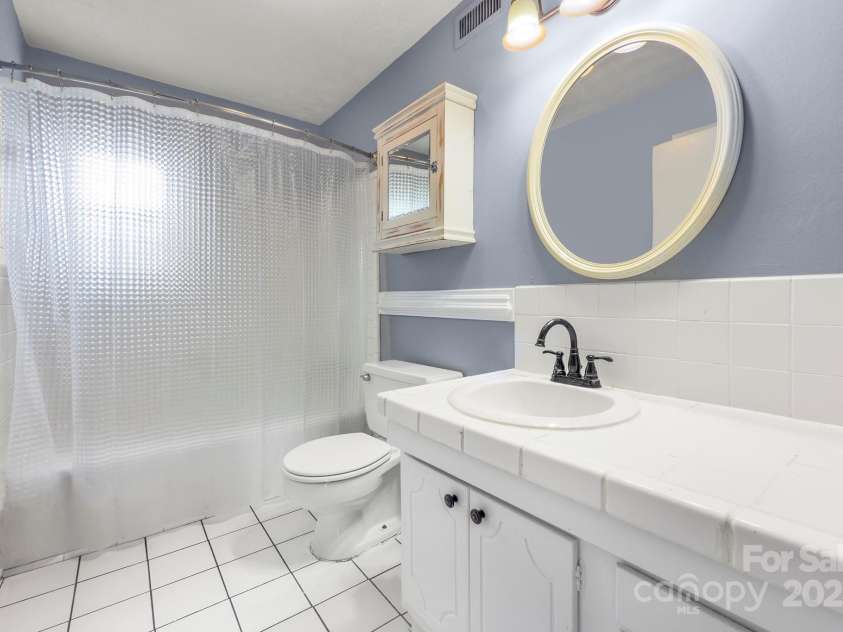 918 Mcalway Road, Charlotte, NC 28211.  MLS# CAR4290818, YatesRealty ID 2251. 