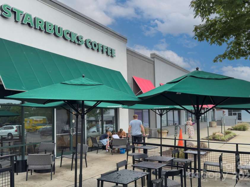 918 Mcalway Road, Charlotte, NC 28211.  MLS# CAR4290818, YatesRealty ID 2251. 