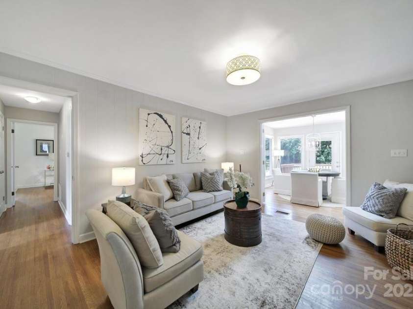 3800 Lovett Circle, Charlotte, NC 28210.  MLS# CAR4266770, YatesRealty ID 22510. 