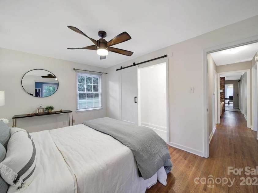3800 Lovett Circle, Charlotte, NC 28210.  MLS# CAR4266770, YatesRealty ID 22510. 