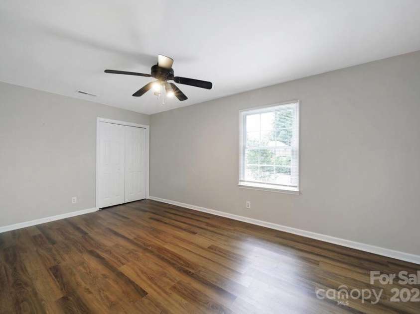 3800 Lovett Circle, Charlotte, NC 28210.  MLS# CAR4266770, YatesRealty ID 22510. 