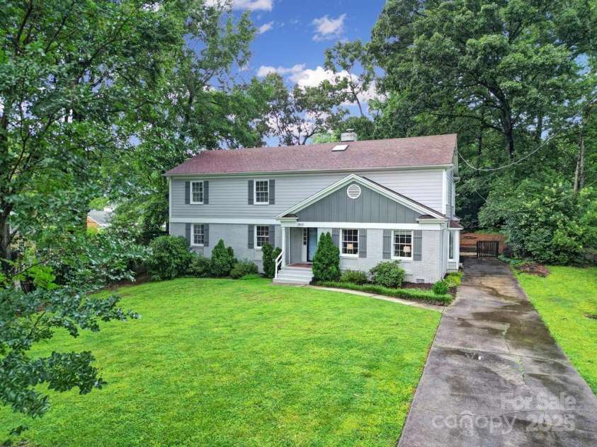 3800 Lovett Circle, Charlotte, NC 28210.  MLS# CAR4266770, YatesRealty ID 22510. 