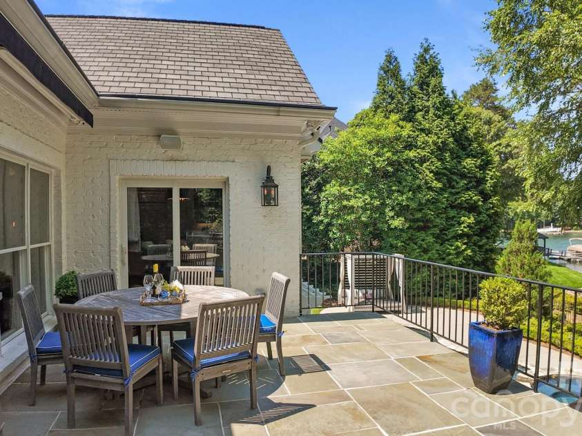 19506 Mary Ardrey Circle, Cornelius, NC 28031.  MLS# CAR4377841, YatesRealty ID 22511. 