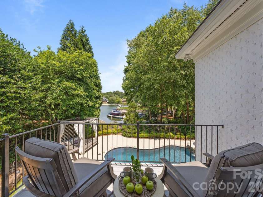 19506 Mary Ardrey Circle, Cornelius, NC 28031.  MLS# CAR4377841, YatesRealty ID 22511. 