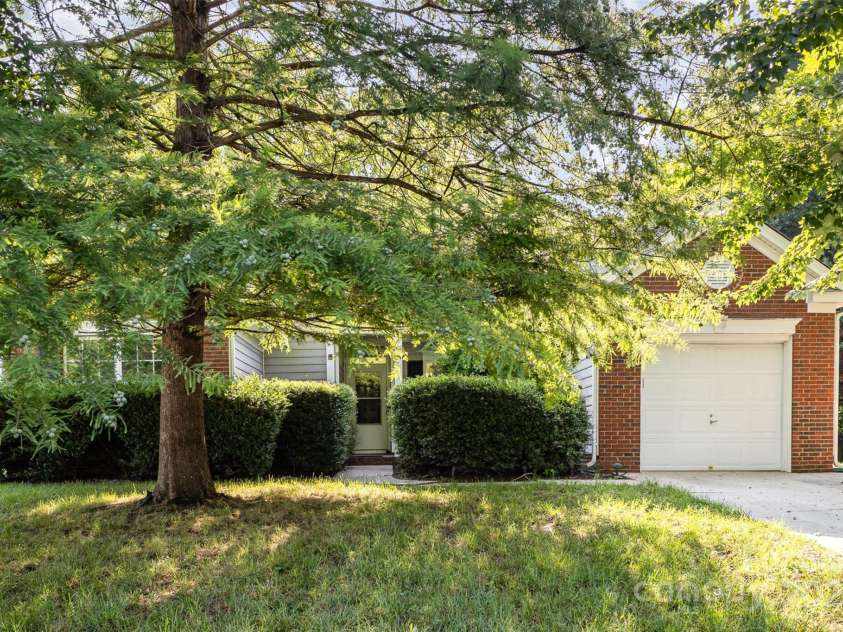 11411 Ridge Oak Drive, Charlotte, NC 28273.  MLS# CAR4275354, YatesRealty ID 22512. 
