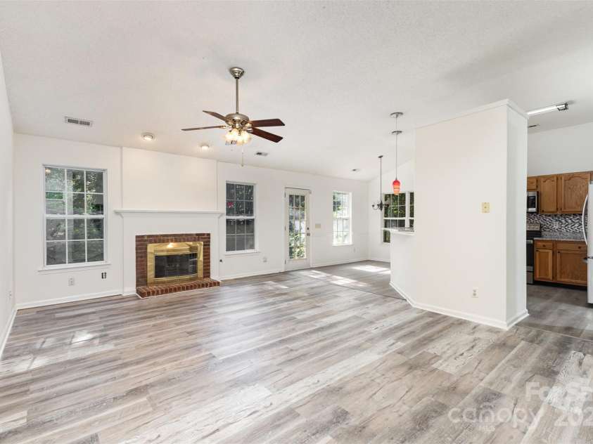 11411 Ridge Oak Drive, Charlotte, NC 28273.  MLS# CAR4275354, YatesRealty ID 22512. 