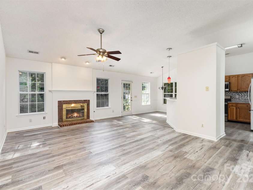 11411 Ridge Oak Drive, Charlotte, NC 28273.  MLS# CAR4275354, YatesRealty ID 22512. 