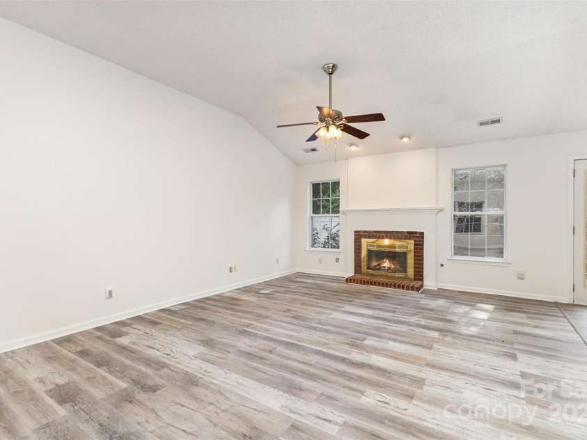 11411 Ridge Oak Drive, Charlotte, NC 28273.  MLS# CAR4275354, YatesRealty ID 22512. 