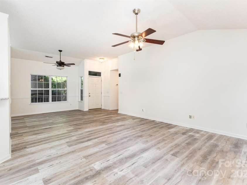 11411 Ridge Oak Drive, Charlotte, NC 28273.  MLS# CAR4275354, YatesRealty ID 22512. 
