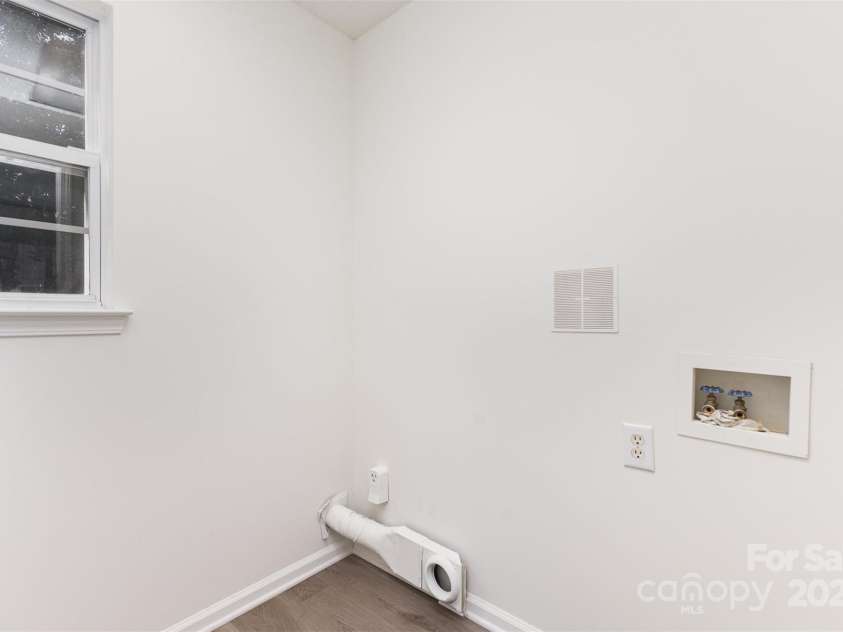 11411 Ridge Oak Drive, Charlotte, NC 28273.  MLS# CAR4275354, YatesRealty ID 22512. 