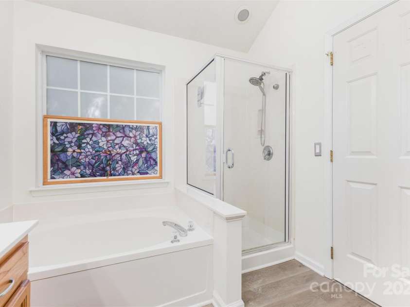 11411 Ridge Oak Drive, Charlotte, NC 28273.  MLS# CAR4275354, YatesRealty ID 22512. 