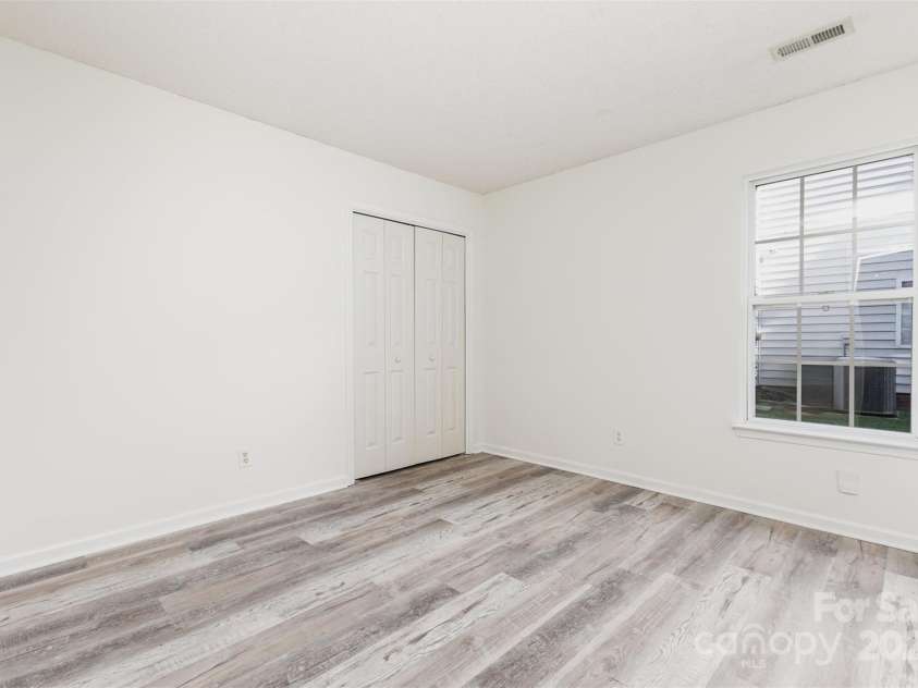 11411 Ridge Oak Drive, Charlotte, NC 28273.  MLS# CAR4275354, YatesRealty ID 22512. 