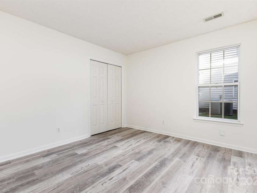 11411 Ridge Oak Drive, Charlotte, NC 28273.  MLS# CAR4275354, YatesRealty ID 22512. 