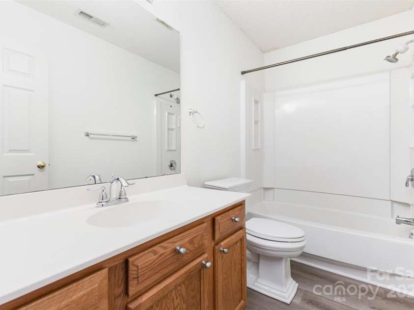 11411 Ridge Oak Drive, Charlotte, NC 28273.  MLS# CAR4275354, YatesRealty ID 22512. 