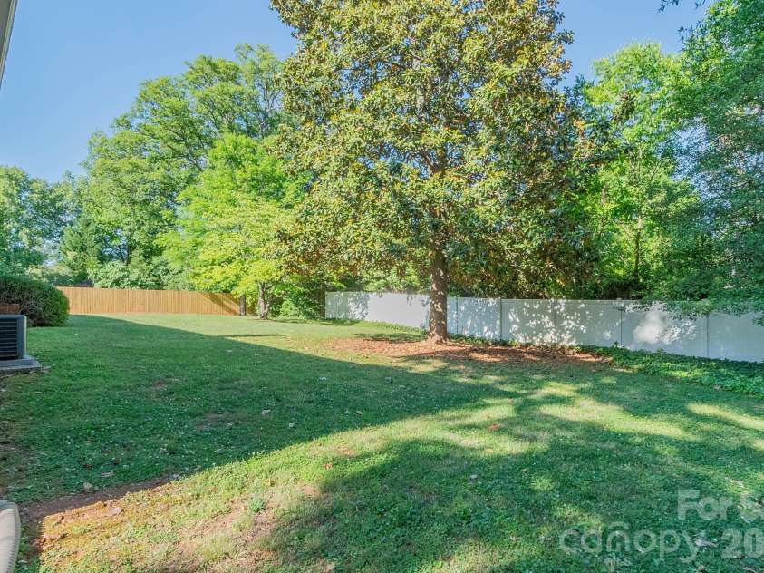 905 Kildee Drive, Lexington, NC 27292.  MLS# CAR4380773, YatesRealty ID 22513. 