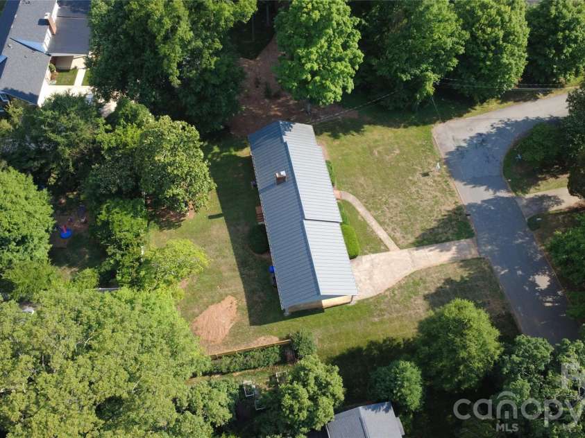 905 Kildee Drive, Lexington, NC 27292.  MLS# CAR4380773, YatesRealty ID 22513. 