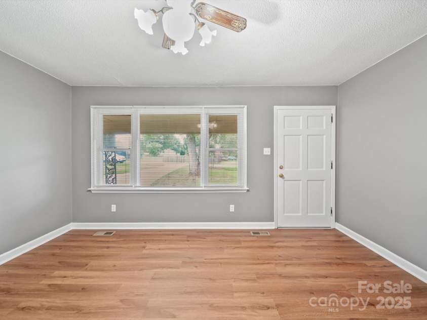197 Horseshoe Loop, Statesville, NC 28625.  MLS# CAR4273143, YatesRealty ID 22514. 
