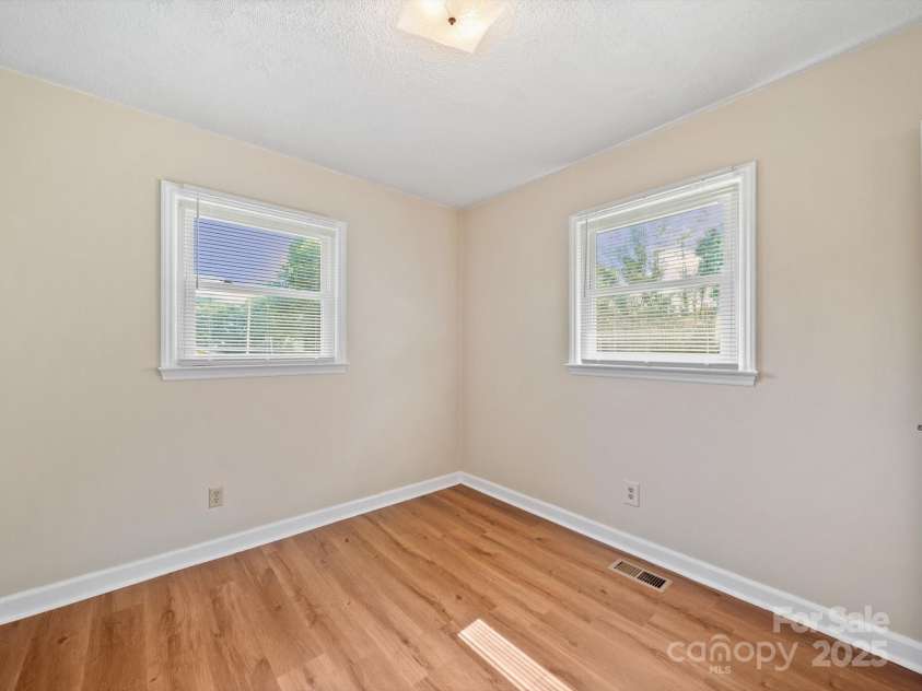 197 Horseshoe Loop, Statesville, NC 28625.  MLS# CAR4273143, YatesRealty ID 22514. 