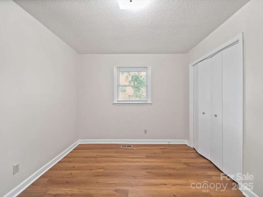197 Horseshoe Loop, Statesville, NC 28625.  MLS# CAR4273143, YatesRealty ID 22514. 
