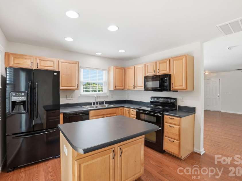 322 Deep Water Lane, Fort Mill, SC 29715.  MLS# CAR4375235, YatesRealty ID 22514. 
