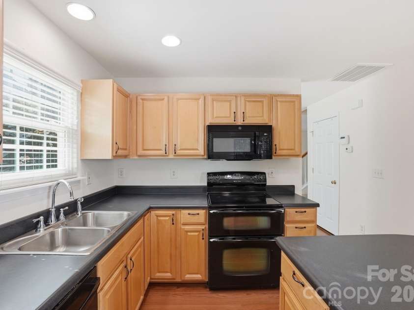 322 Deep Water Lane, Fort Mill, SC 29715.  MLS# CAR4375235, YatesRealty ID 22514. 