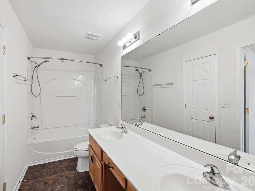 322 Deep Water Lane, Fort Mill, SC 29715.  MLS# CAR4375235, YatesRealty ID 22514. 