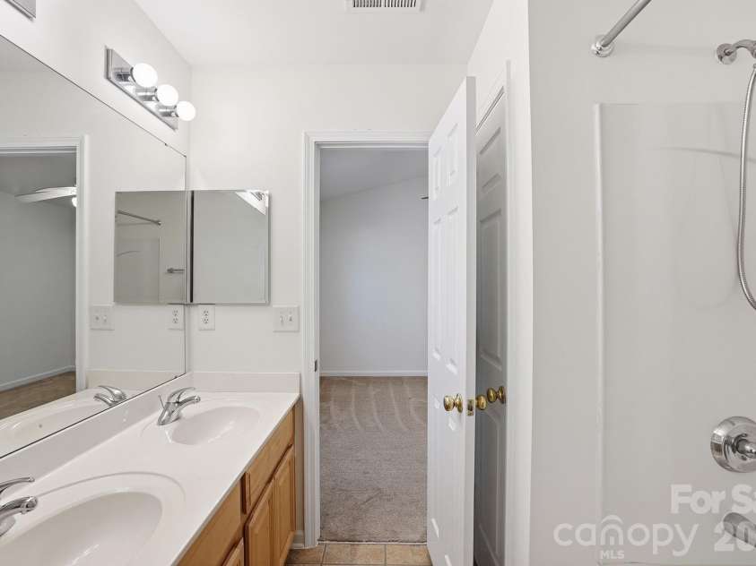 322 Deep Water Lane, Fort Mill, SC 29715.  MLS# CAR4375235, YatesRealty ID 22514. 