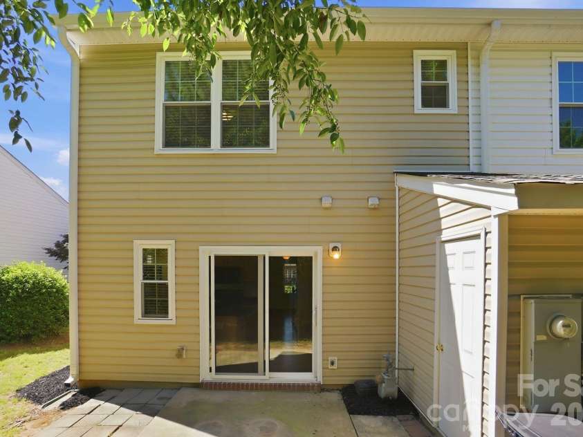 322 Deep Water Lane, Fort Mill, SC 29715.  MLS# CAR4375235, YatesRealty ID 22514. 