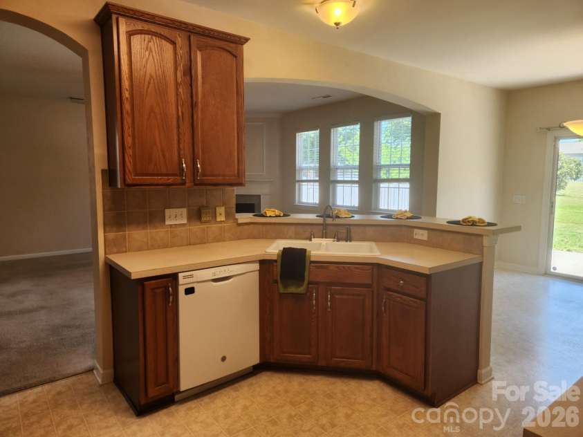 10118 Alvarado Way, Charlotte, NC 28277.  MLS# CAR4378815, YatesRealty ID 22515. Well Appointed Space