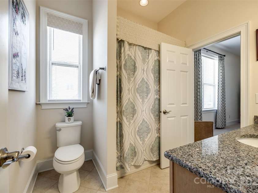 15620 Lake Ridge Road, Charlotte, NC 28278.  MLS# CAR4238155, YatesRealty ID 22515. 