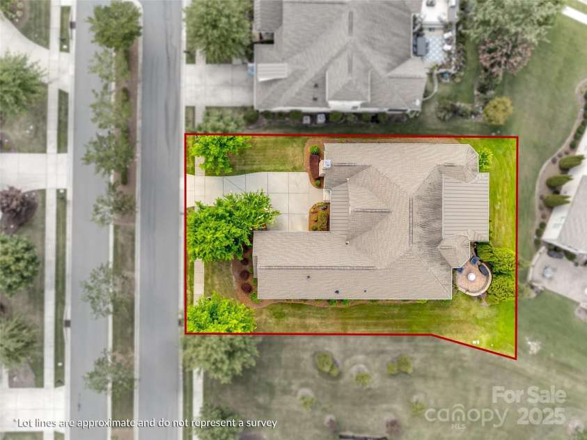 15620 Lake Ridge Road, Charlotte, NC 28278.  MLS# CAR4238155, YatesRealty ID 22515. 