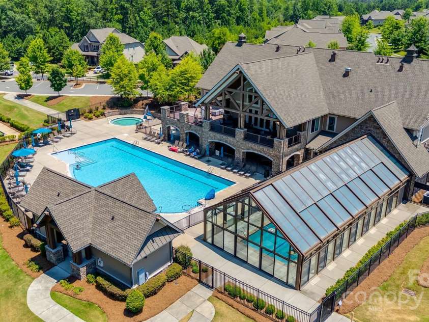 15620 Lake Ridge Road, Charlotte, NC 28278.  MLS# CAR4238155, YatesRealty ID 22515. 