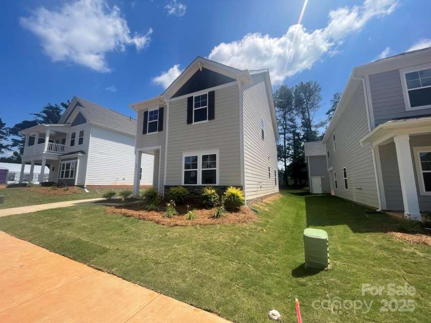 4017 Grommet Court, Matthews, NC 28105.  MLS# CAR4253909, YatesRealty ID 22516. 