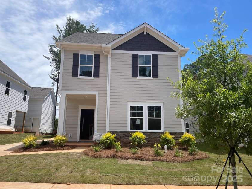 4017 Grommet Court, Matthews, NC 28105.  MLS# CAR4253909, YatesRealty ID 22516. 
