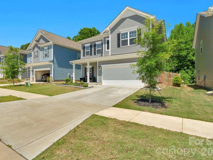 6028 Gala Lane, Charlotte, NC 28215.  MLS# CAR4382313, YatesRealty ID 22516. 