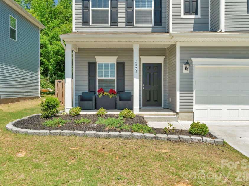 6028 Gala Lane, Charlotte, NC 28215.  MLS# CAR4382313, YatesRealty ID 22516. 