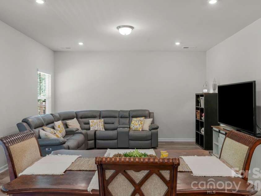 6028 Gala Lane, Charlotte, NC 28215.  MLS# CAR4382313, YatesRealty ID 22516. 