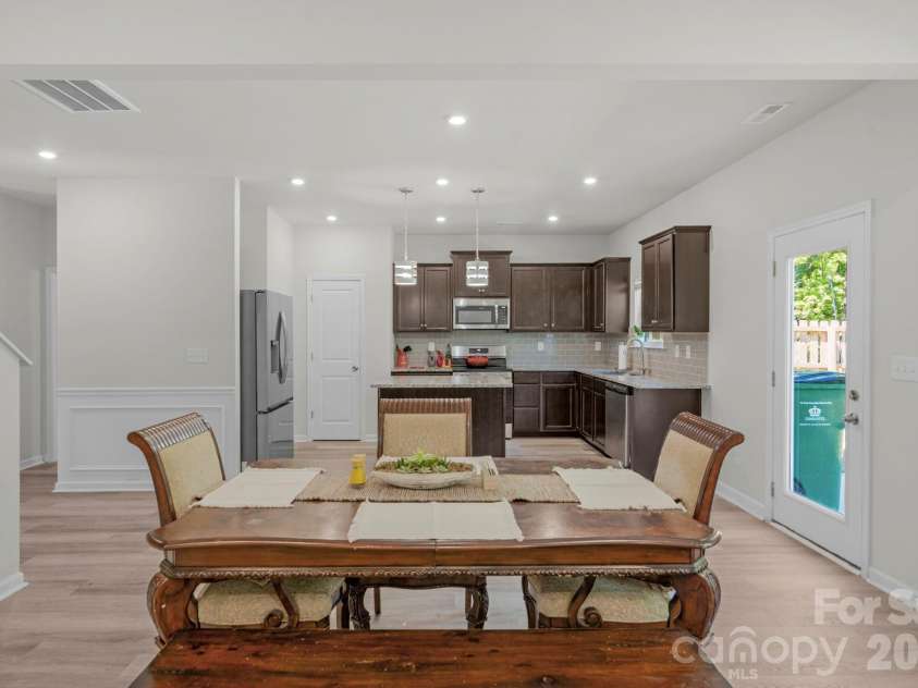 6028 Gala Lane, Charlotte, NC 28215.  MLS# CAR4382313, YatesRealty ID 22516. 