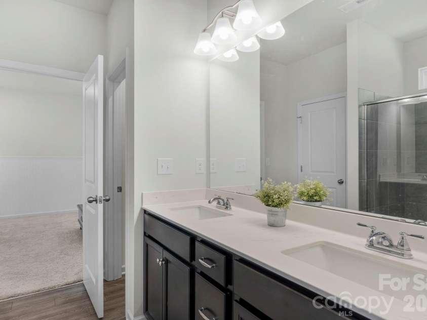 6028 Gala Lane, Charlotte, NC 28215.  MLS# CAR4382313, YatesRealty ID 22516. 