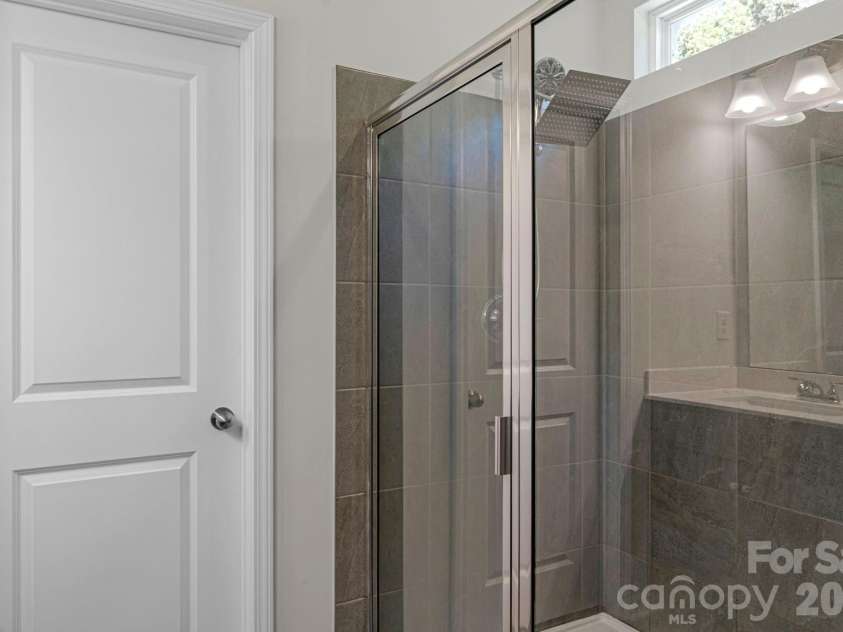 6028 Gala Lane, Charlotte, NC 28215.  MLS# CAR4382313, YatesRealty ID 22516. 
