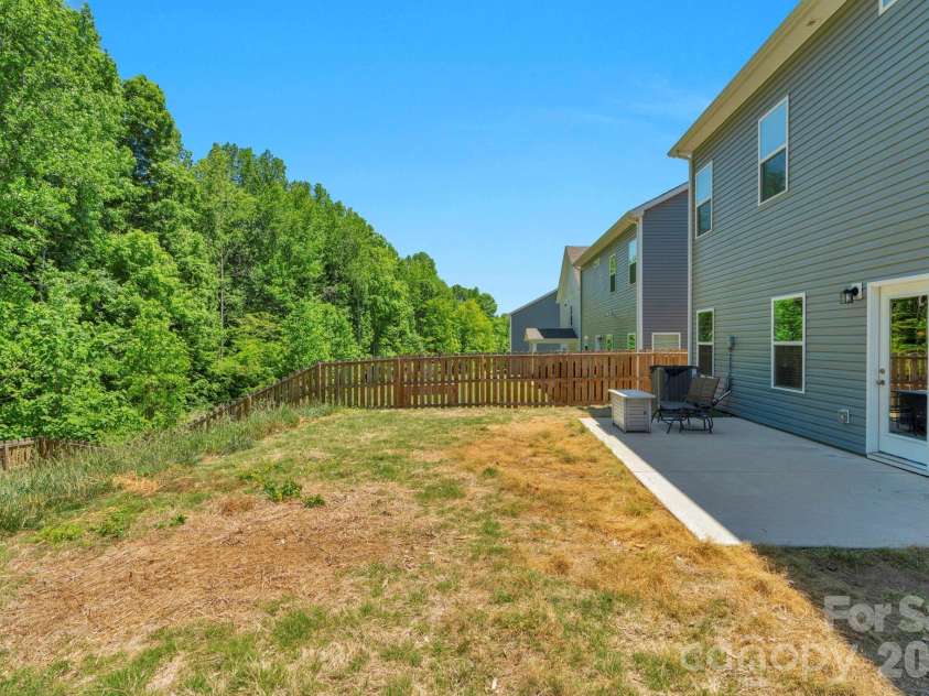 6028 Gala Lane, Charlotte, NC 28215.  MLS# CAR4382313, YatesRealty ID 22516. 