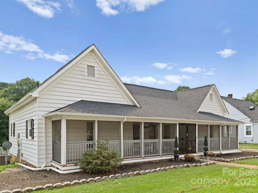 515 Main Gq Street, Granite Quarry, NC 28146.  MLS# CAR4271041, YatesRealty ID 22517. 