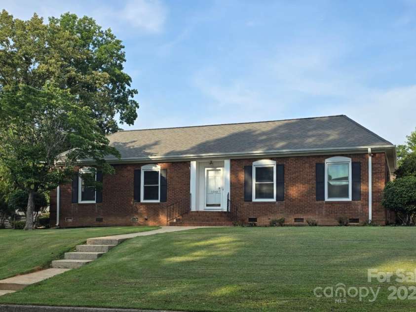 1280 Queensgate Street, Gastonia, NC 28054.  MLS# CAR4272559, YatesRealty ID 22518. Front of home facing Queensgate