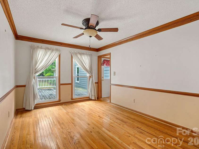 5215 Club View Drive, Concord, NC 28025.  MLS# CAR4381738, YatesRealty ID 22518. 