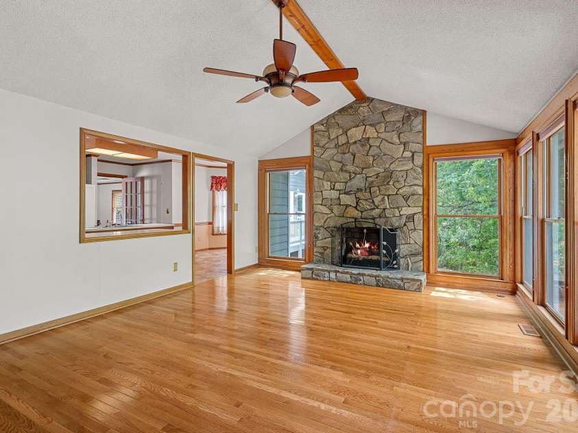 5215 Club View Drive, Concord, NC 28025.  MLS# CAR4381738, YatesRealty ID 22518. 