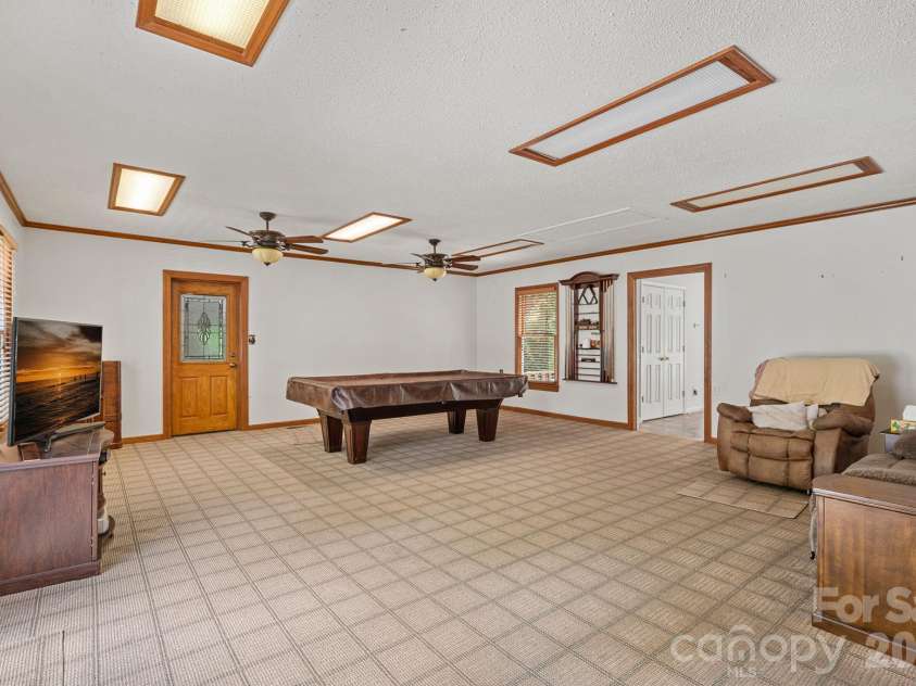 5215 Club View Drive, Concord, NC 28025.  MLS# CAR4381738, YatesRealty ID 22518. 