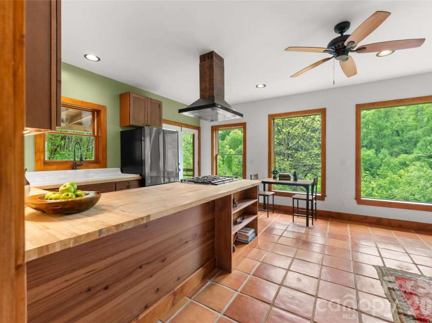 1146 Thomas Branch Road, Marshall, NC 28753.  MLS# CAR4374360, YatesRealty ID 22519. 