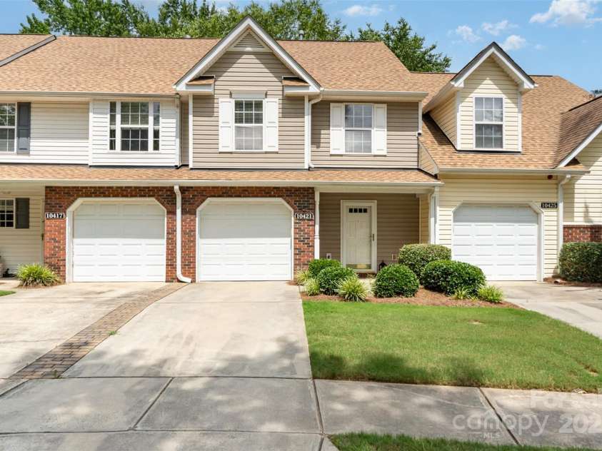 10421 Columbia Crest Court, Charlotte, NC 28270.  MLS# CAR4255095, YatesRealty ID 22520. 